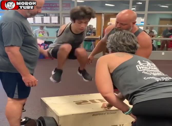 Video :This young man, who was born without arms, serves as an inspiration to all people